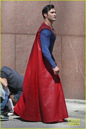 Супермен на съёмках 2-го сезона Супергёрл